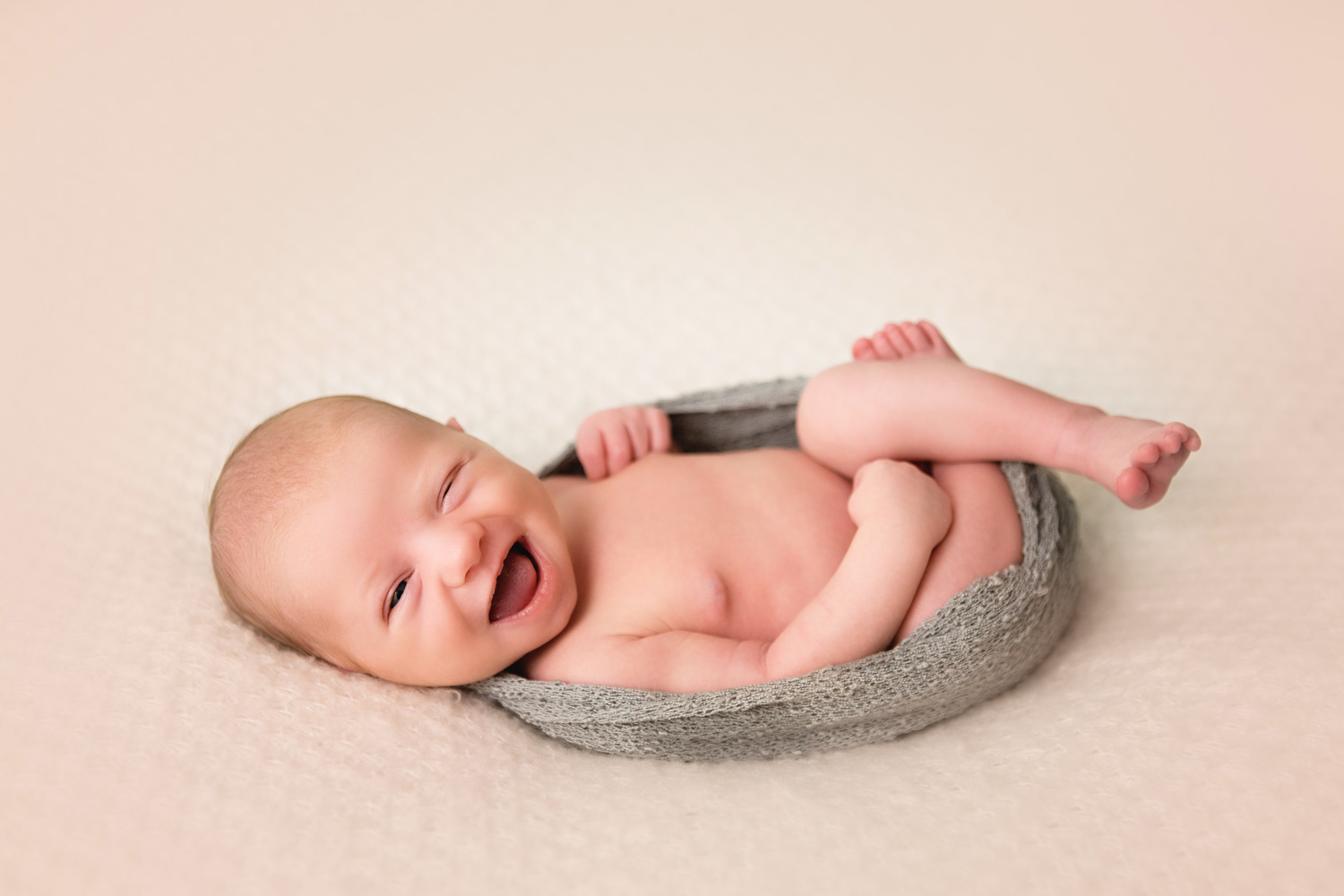 Newborn-lachen-grappig