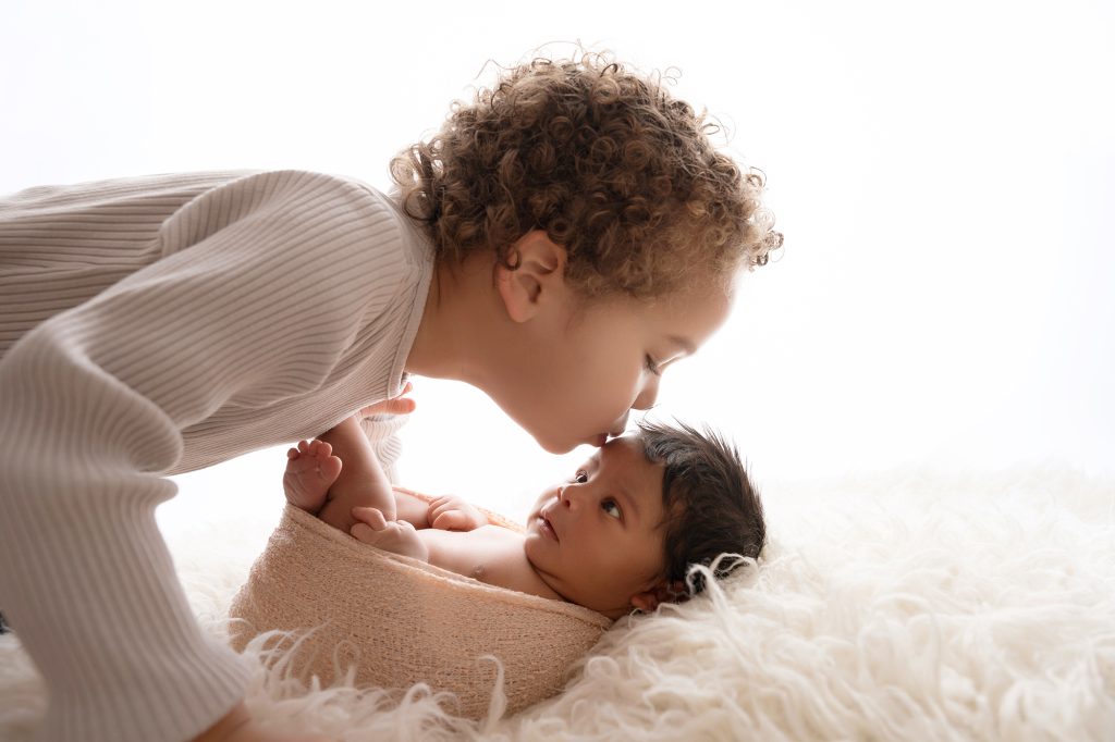 baby-fotoshoot-met-broerje